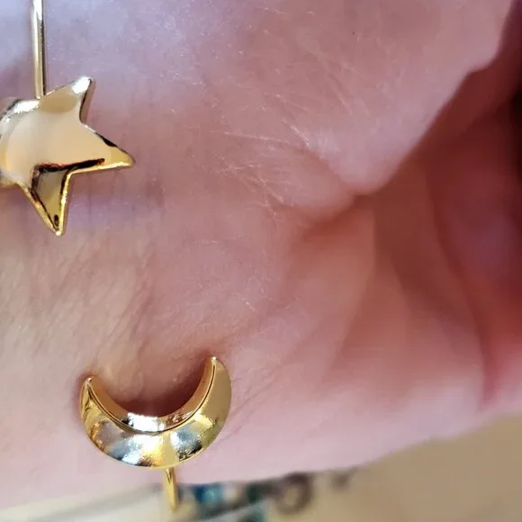 Moon and Star Bangle - Picture 5 of 6